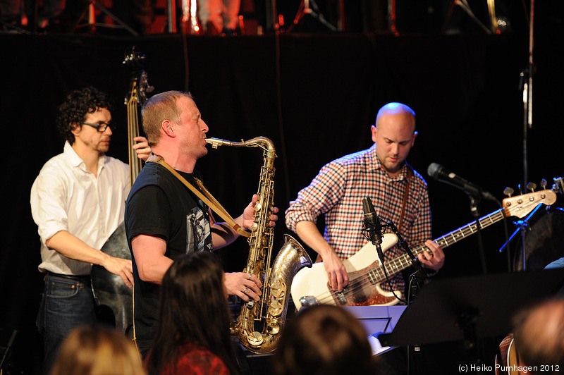 FIRE! Orchestra @ Fylkingen, Stockholm 2012-01-13 - dsc_2702.jpg - Photo: Heiko Purnhagen 2012