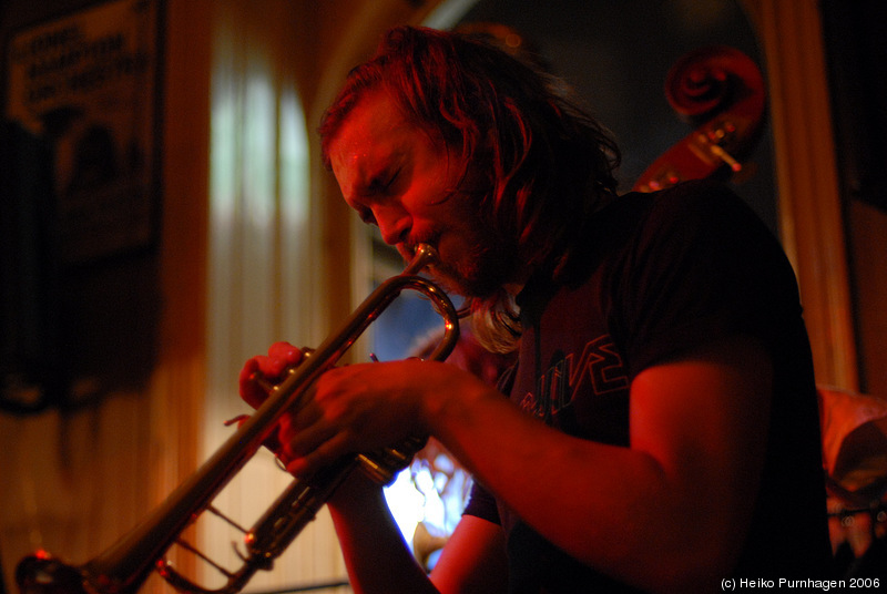 The Jolly-Boat Pirates @ Glenn Miller Café, Stockholm 2006-10-14 - dsc_5671.jpg - Photo: Heiko Purnhagen 2006