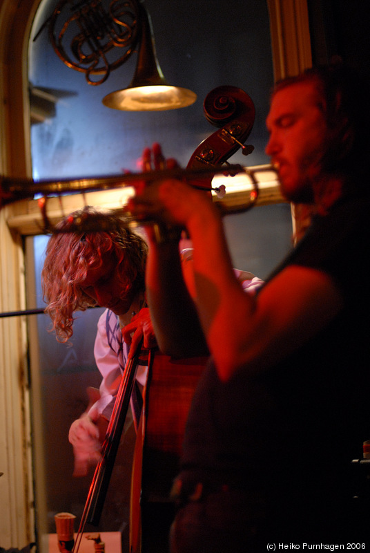 The Jolly-Boat Pirates @ Glenn Miller Café, Stockholm 2006-10-14 - dsc_5701.jpg - Photo: Heiko Purnhagen 2006
