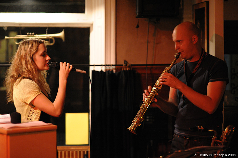 Knutsson/Renault @ Glenn Miller Café, Stockholm 2009-10-18 - dsc_9350.jpg - Photo: Heiko Purnhagen 2009