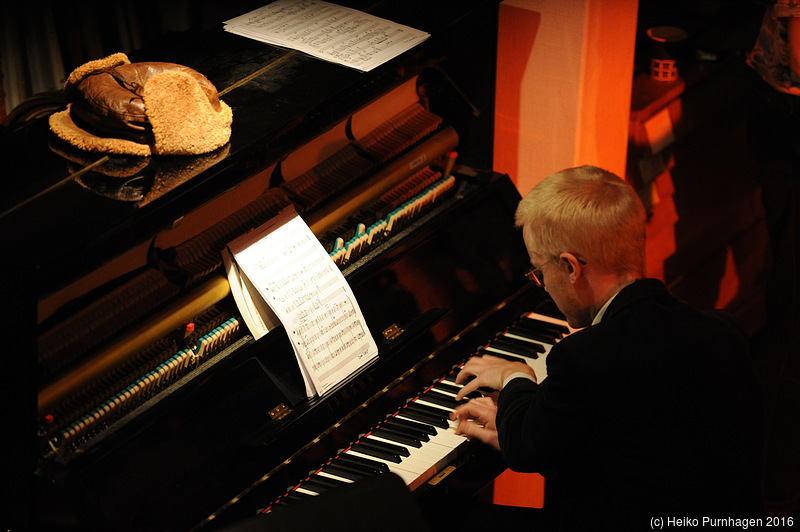 Julia Strzalek Kolibri 6 + Kolibri 13 @ Rönnells Antikvariat, Stockholm 2016-11-01 - dsc_8795.jpg - Photo: Heiko Purnhagen 2016