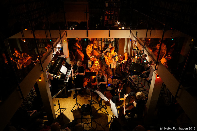Julia Strzalek Kolibri 6 + Kolibri 13 @ Rönnells Antikvariat, Stockholm 2016-11-01 - dscz9492.jpg - Photo: Heiko Purnhagen 2016