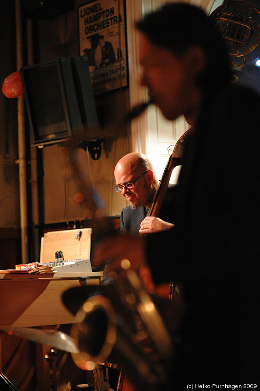 Kresten Osgood Og Hvad Er Klokken @ Glenn Miller Café, Stockholm 2009-05-19/20 - dsc_3348.jpg - Photo: Heiko Purnhagen 2009