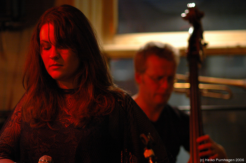 Maggi Olin Band @ Glenn Miller Café, Stockholm 2006-01-24 - dsc_4590.jpg - Photo: Heiko Purnhagen 2006