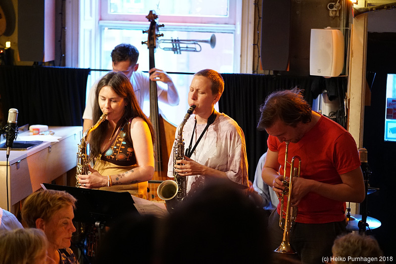 Oya Sextett @ Glenn Miller Café, Stockholm 2018-05-26 - dscz2148.jpg - Photo: Heiko Purnhagen 2018