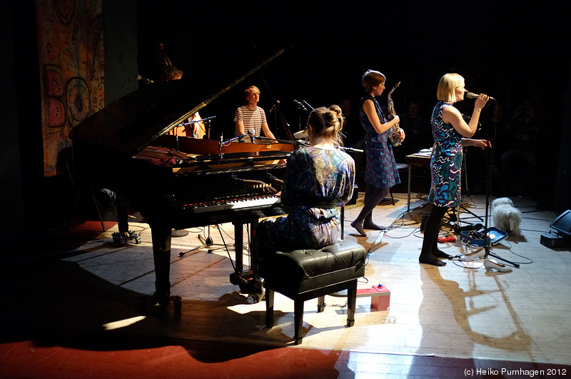 Almost a band + Pombo @ Teaterstudio Lederman, Stockholm 2012-03-16 - dscf4444.jpg - Photo: Heiko Purnhagen 2012